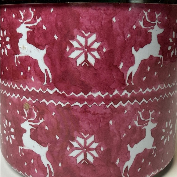 Bath & Body Works Cranberry & Eucalyptus 3 Wick Candle - Picture 5 of 12